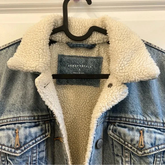 Aeropostale Blue Denim Jacket with Cream Sherpa Lining excellent - Picture 2 of 8